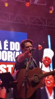 🔥🎤 É SHOW ATRÁS DE SHOW!O fenômeno do sertanejo do ABC, Alexsandro, chegou chegando e colocou todo mundo pra cantar e dançar! 🤠🎶Quem conhece sabe do que estamos falando! E quem não conhece, perdeu um verdadeiro espetáculo!🥳 A Festa do SINTRAGASTROH 2026 está simplesmente INCRÍVEL! E pode se preparar, porque ainda tem muita coisa boa pela frente!Essa festa é do trabalhador, essa festa é SUA! 💚